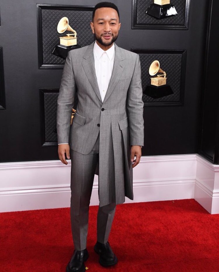 AstridsAvon's tweet photo. The National Art Merit Awards are coming up soon..
👍🏽 or 👎🏽
#RedCarpet
#PatternAndStyle https://t.co/LgKSMxhmbb