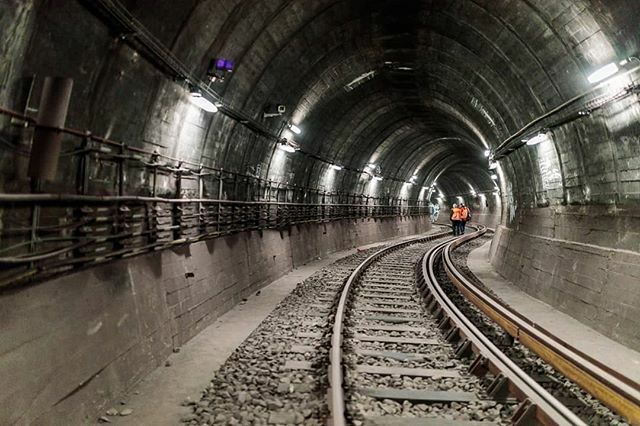 ubahnfotos's tweet photo. 🚇 #Inspection of #Klostertunnel, a #Berlin #subway #tunnel connecting #U2 with lines #U5 and #U8
.
#weilwirdichlieben #visitberlin #germany #deutschland #iloveberlin #bvg #myberlin #berlin030 #instaberlin #berlinerubahn #architecture #metro #undergr… https://t.co/0hhdrkyTwk https://t.co/2XyZH2XD4J