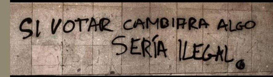 JMilei's tweet photo. #BuenMiercoles para despertar de esa mentira llamada democracia... sólo es un negocio para los chorros de la política donde el populismo no es un vicio sino la expresión mejor lograda de dicho sistema... https://t.co/XbIxml0aAA