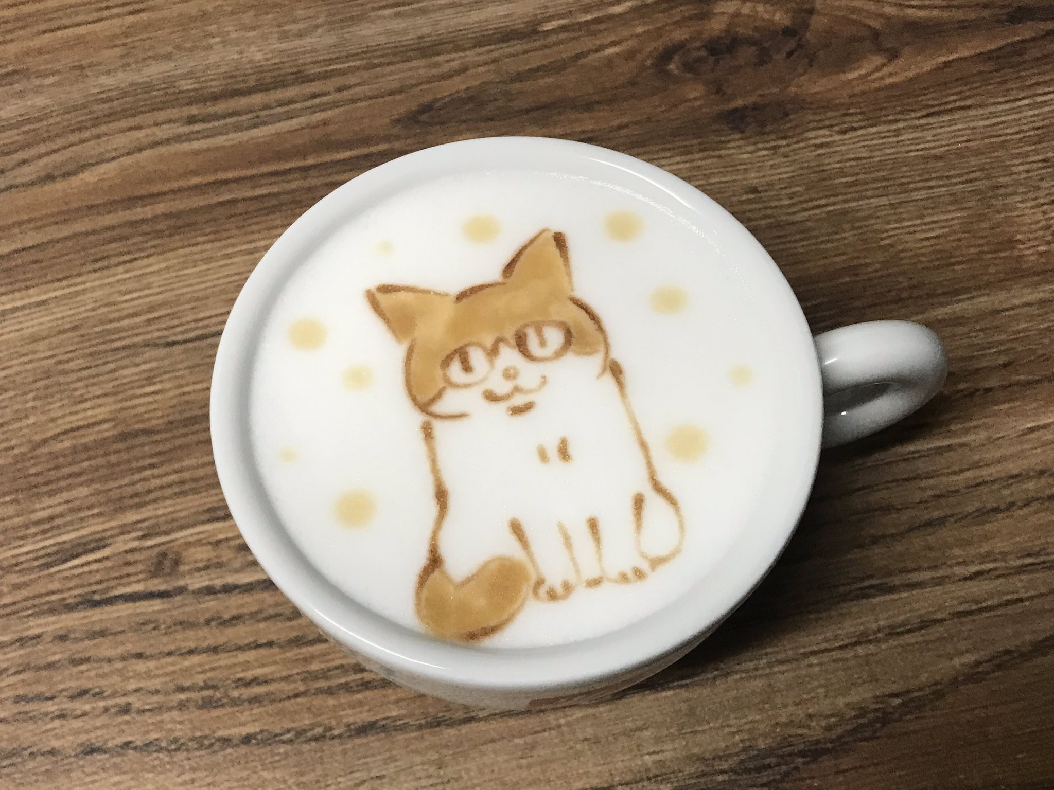 Yoshi 猫カフェスタッフ くるねこのトメ ラテアート くるねこ はぴはぴくるねこ くるねこ大和 T Co Vpetvgvt2e Twitter