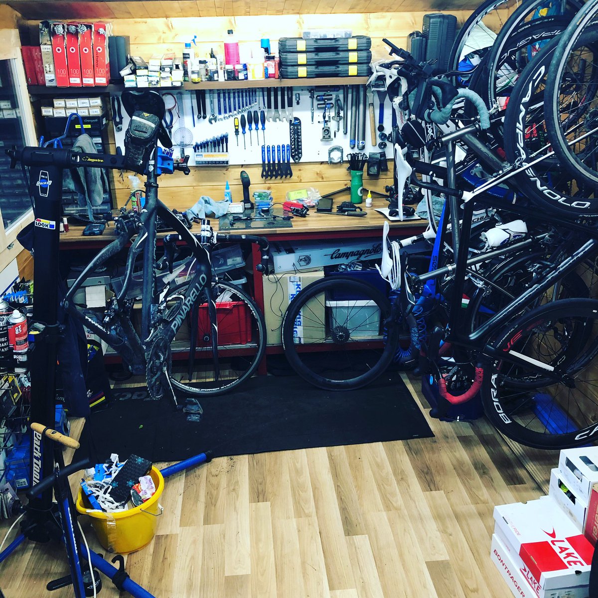 New workshop is up and running. @Chickencyclekit <a href="/campagnolosrl/">Campagnolo</a> <a href="/UKRotor/">ROTOR UK</a> <a href="/cbearcycling/">cbearcycling</a>