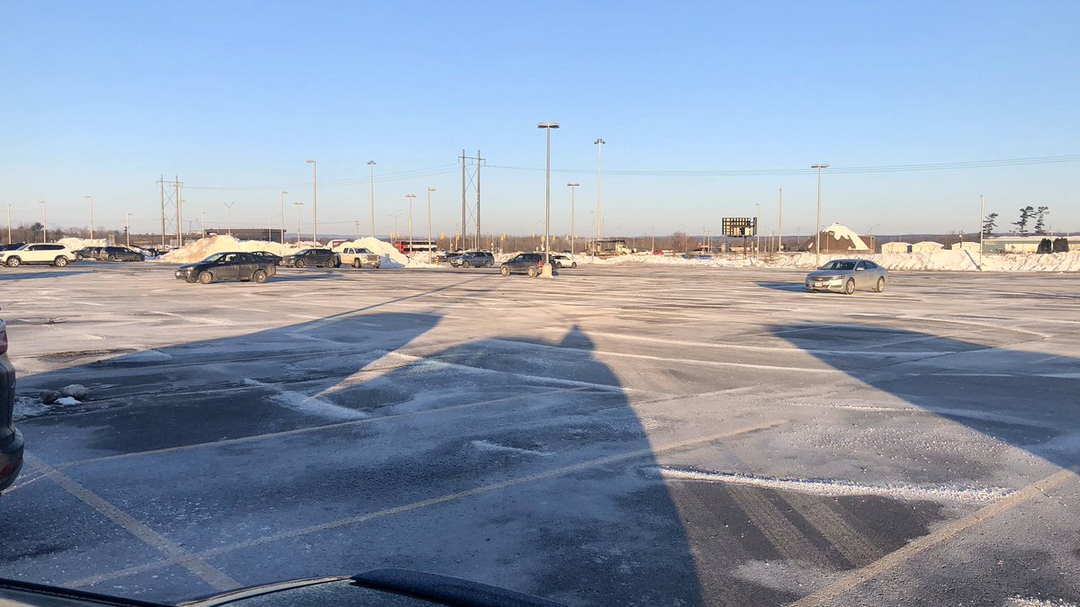 JeanECanuck's tweet image. #TransitChallenge2020: Left the house at 7:26, driving to #OCTranspo Trim Park’n’Ride. Parked at P’n’R by 7:33. This section of the P’n’R used to be quite full by this time, pre-#OttawaLRT.