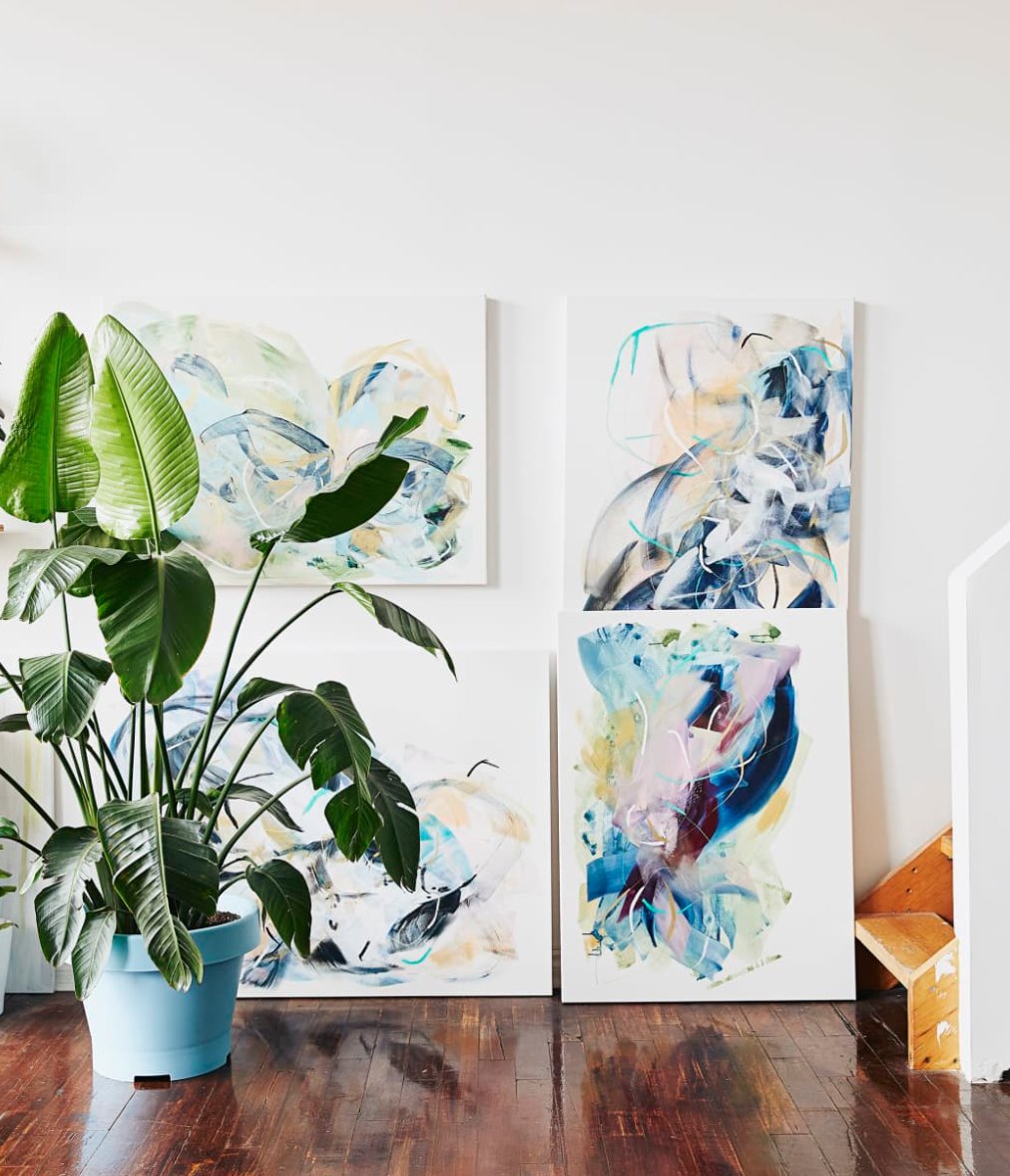ThompsonAndCo_'s tweet photo. Proof that there’s more than one way to display a gallery wall, and they’re all worthy https://t.co/E0FNYiwpsk