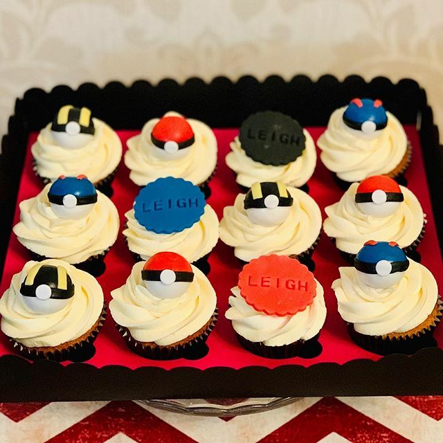 JuliesCakehole's tweet photo. #pokeballs #pokemon #cupcakes #cupcakesofinstagram #cupcakestagram #vanillacupcakes #cakecakecake #cakedecorating #cakesofcardiff #cardiffcakes #cardiffcakemaker #cardiffcakebaker #cardiffbaker #cakelife #cakelove #cakelicious #southwalescakes #southwale… https://t.co/DnoP5ZiSLR https://t.co/6T2jIxz2We