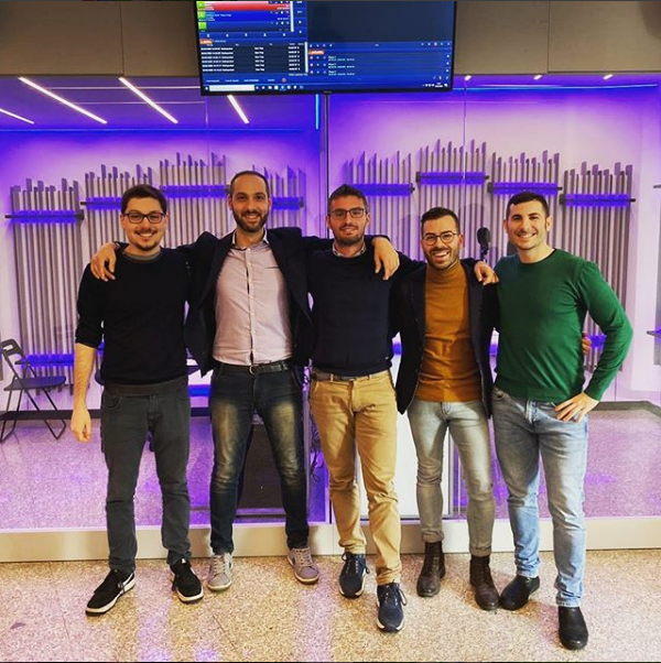 pietroscogna's tweet photo. Tutto pronto per un nuovo weekend di #SerieBKT: su @DAZN_IT si parte domani sera con Cosenza-Frosinone. Ne abbiamo parlato in radio nella puntata #1 di Piano 🅱️, nuovo format ideato e condotto da @Ale_Rimi, Raffaele Pappadà e @MersMayer ⚽️📻 https://t.co/S3z1faj4v1