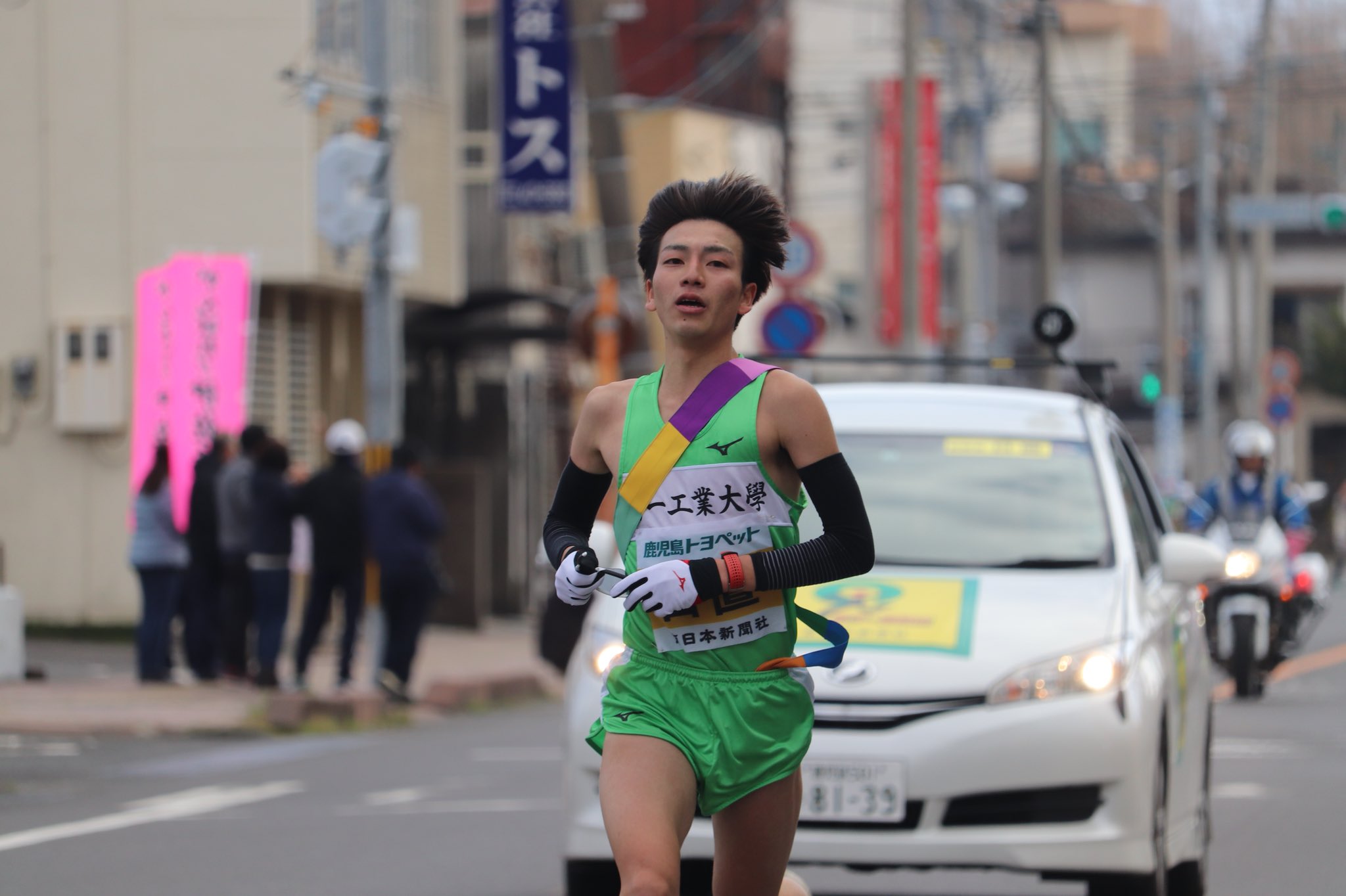 みさりん Twitterren 第67回鹿児島県下一周駅伝 4日目 10区 白ヶ澤 優樹 選手 日置 サングラスの外し方がすっごくかっこよかったです 鹿児島県下一周駅伝 373駅伝 日置チーム T Co Ow7dw5bf5b Twitter