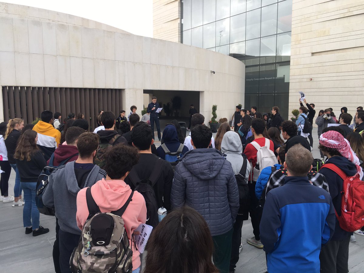 MrSwartScience's tweet photo. #FridaysForFuture @GretaThunberg #acsamman we don’t have school on Friday, but the Green Activist club organized their own walkout. https://t.co/HLOqIqdPm7