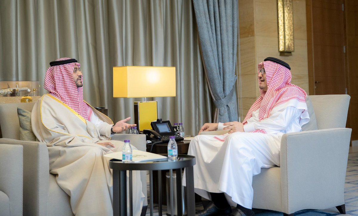 moe_gov_sa's tweet photo. #وزير_التعليم يلتقي سمو نائب أمير منطقة حائل؛ لمناقشة الاحتياجات والمشروعات التعليمية بالمنطقة، والخدمات التي تقدمها الوزارة في جميع المجالات، بما يسهم في تطوير منظومة التعليم، وتحسين نواتج التعلّم.
https://t.co/uX8IfCqbtN https://t.co/zAJVpNhrIe