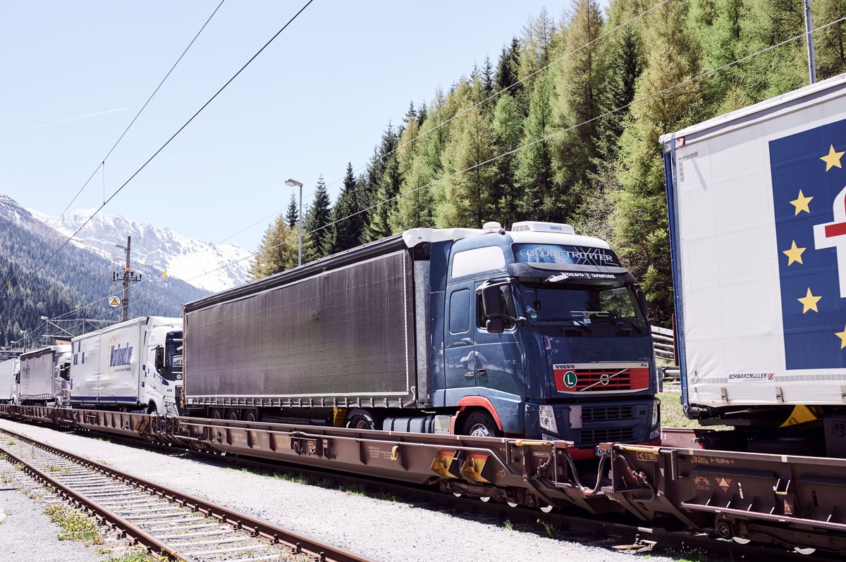 ÖBB tweet media