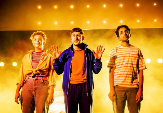 MyTheatreMates's tweet photo. Direct from @braintree_: #TheBeeInMe at @Unicorn_Theatre is suited more to a teenage audience but the message of achievement &amp; being creative in the face of adversity is important for all ages 

https://t.co/zyvOeLxTtQ https://t.co/naFEEXZQLc