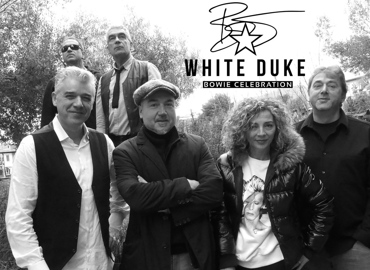 CasaMiaClub's tweet photo. GIO 20.02.2020 
@rockacasamia tributo a @DavidBowie con @whitedukeshow 

#whiteduke #livemusic #DavidBowie #Bowie #ziggy #lifeonmars #marketingstrategy https://t.co/BCPjfVfpUH