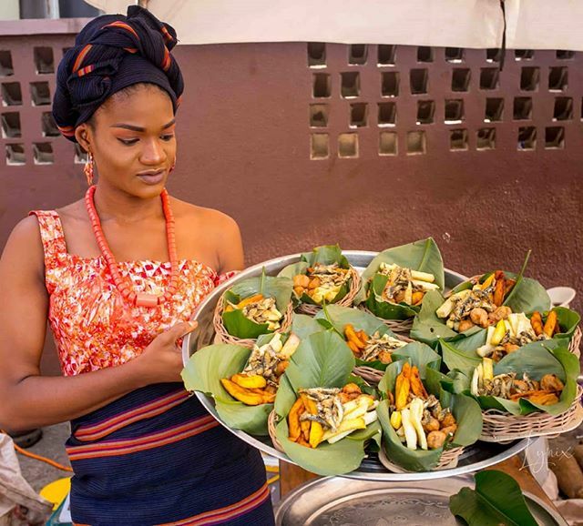 IPCEvents1's tweet photo. I'm sure you thought the traditional wedding brief was only limited to props, stationaries &amp; activities.....I bet you didnt think that we mostly shared only traditional meals.....You want small chops?? (Let's swap that for Dundun,plantain,yoyo fish, crab… https://t.co/wMKQelfxQl https://t.co/KN5DTvUD6k