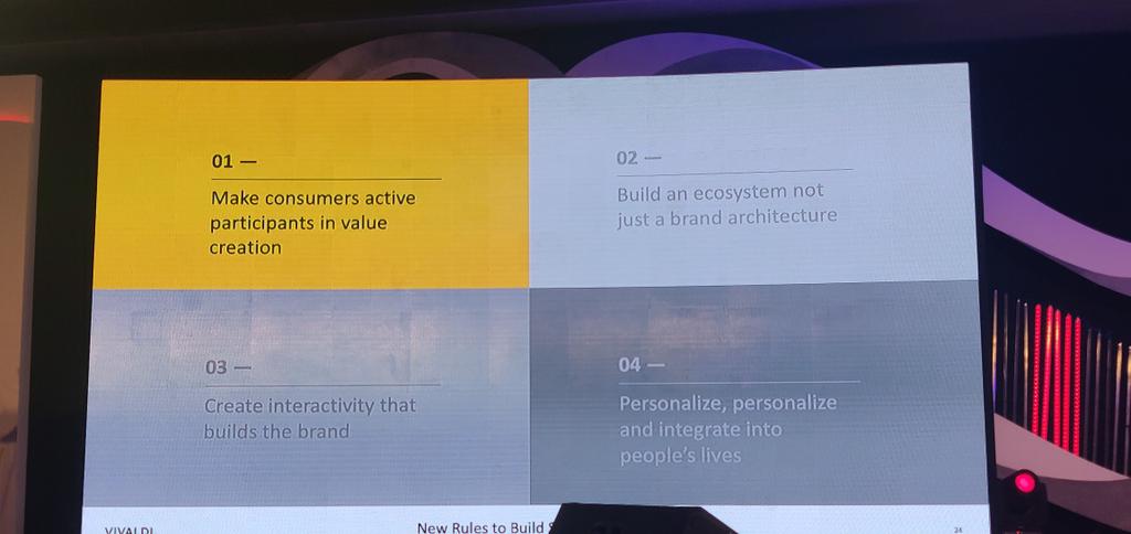 FlowChangeFest's tweet photo. @ejoachimsthaler shares the new rules of #brandbuilding at #starflowfest 👇 https://t.co/lSbBccnGJJ
