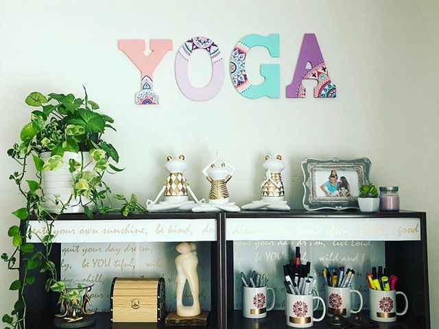 eminycreations's tweet photo. Yoga only works if you show up 🙏🏻🧘🏻‍♀️ #namaste .
.
.
.
.
.
.
#yoga #mandala #mandalaartist #mandalaartist #mandaladotting #dotting #dottingart #myyogastudio #yogastudio #yogateacher #yogateacherorlando #yogaforall #yogaforbeginners #yogaforeveryone #yog… https://t.co/ZPj2cmi6S8 https://t.co/lte93NTrFn