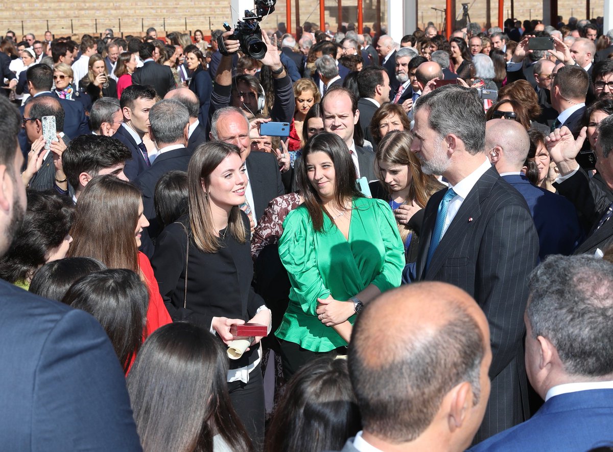 CasaReal's tweet photo. Acto conmemorativo del 350 aniversario de la Real Maestranza de Caballería de Sevilla. https://t.co/IobboueRle https://t.co/cehJQp1Wtg