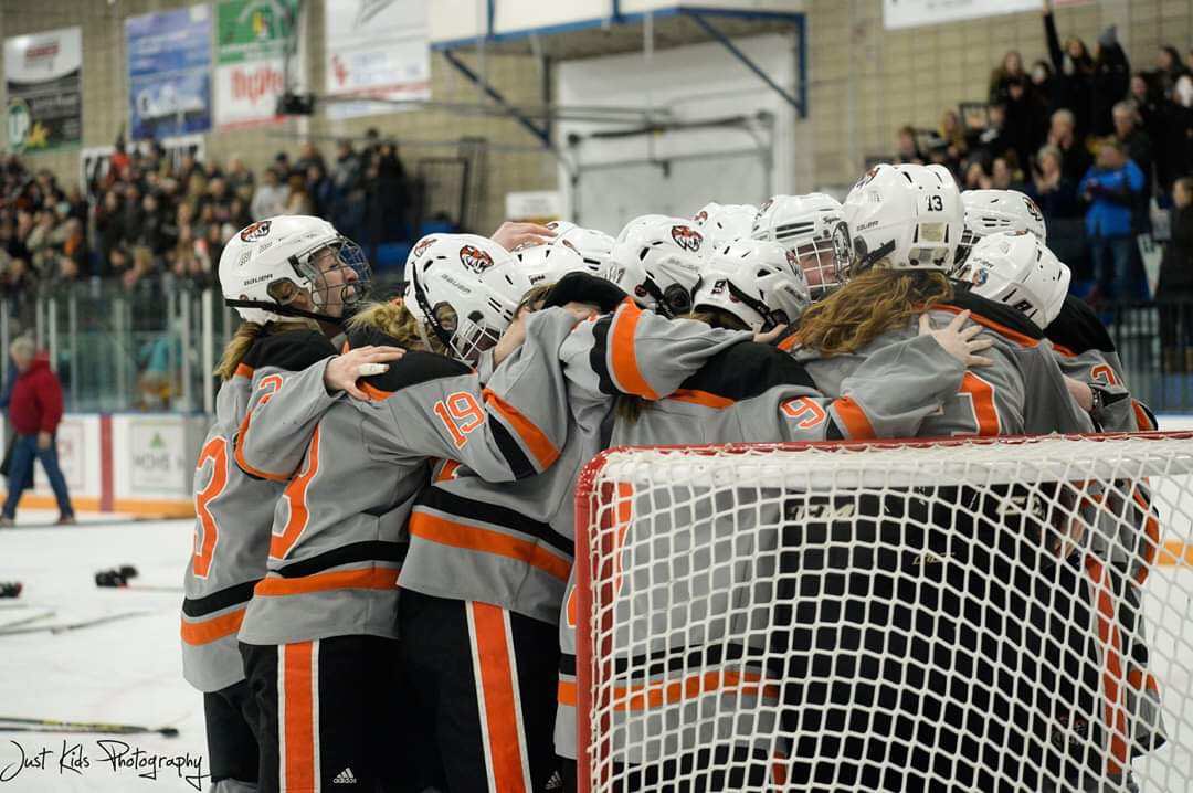 🚨 ITSSSS GAMEEE DAYYYY 🚨 
📍 Excel Energy Center 
⏰ 11am
🆚 Andover Huskies 

Shoutout to <a href="/FHSTigerBand1/">Farmington HS Band</a> for bringing 200 band members to the game!!!! We really appreciate it!!!