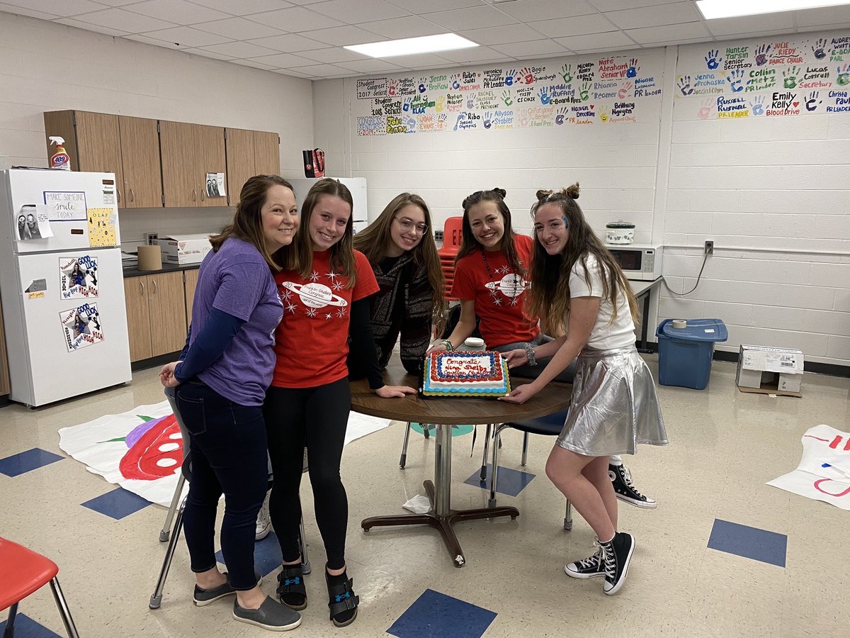 fhs_congress's tweet photo. Congrats to our FHS leaders! So proud of my girls moving on to LAS! @CMU_Leadership #patriotpride #las20 https://t.co/yA2PmcWUwd