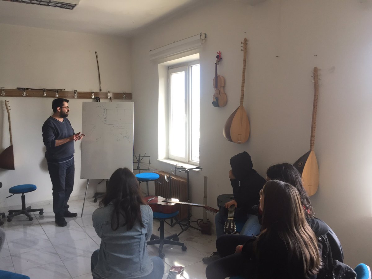 Bozova_GM's tweet photo. Gitar kursumuz başlamıştır.Tüm gençlerimizi merkezimize bekliyoruz. https://t.co/Fy7oOHtWAg