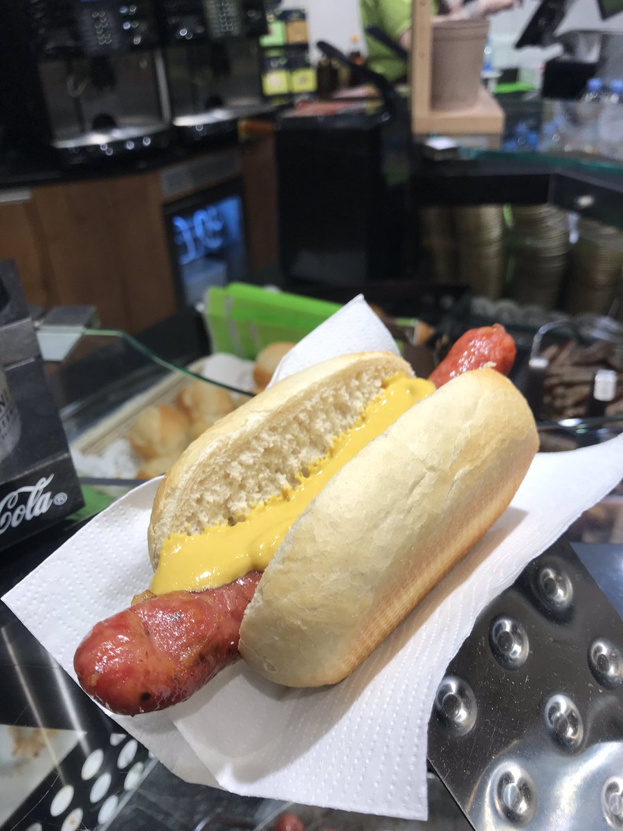 You can’t come to Germany without eating a sausage, so time for a quick Käsekrainer (cheese-filled sausage) with mustard in Nuremberg hauptbabnhof