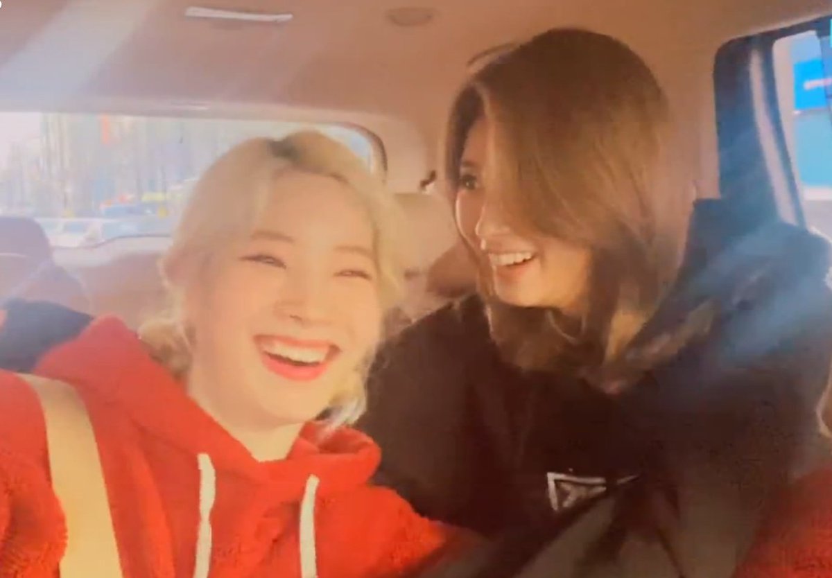 200220 (4) #saida stans were well-fed today  dorkyy flirtyy clingyy/touchyy whipped-yy gay paniccc-yyjust girlfriend thingyy >.<