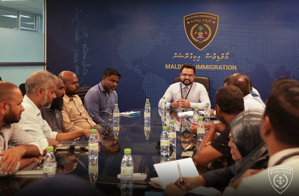 ImmigrationMV's tweet photo. CG @hanafymv met with major business stakeholders to discuss about Immigration service enhancement. 
As such, Work Visa will be approved within 24 hrs of application while passport will be returned in 48 hrs after issuing visa, effective from 23rd February 2020. 1/2 https://t.co/zYDkmgZuWA