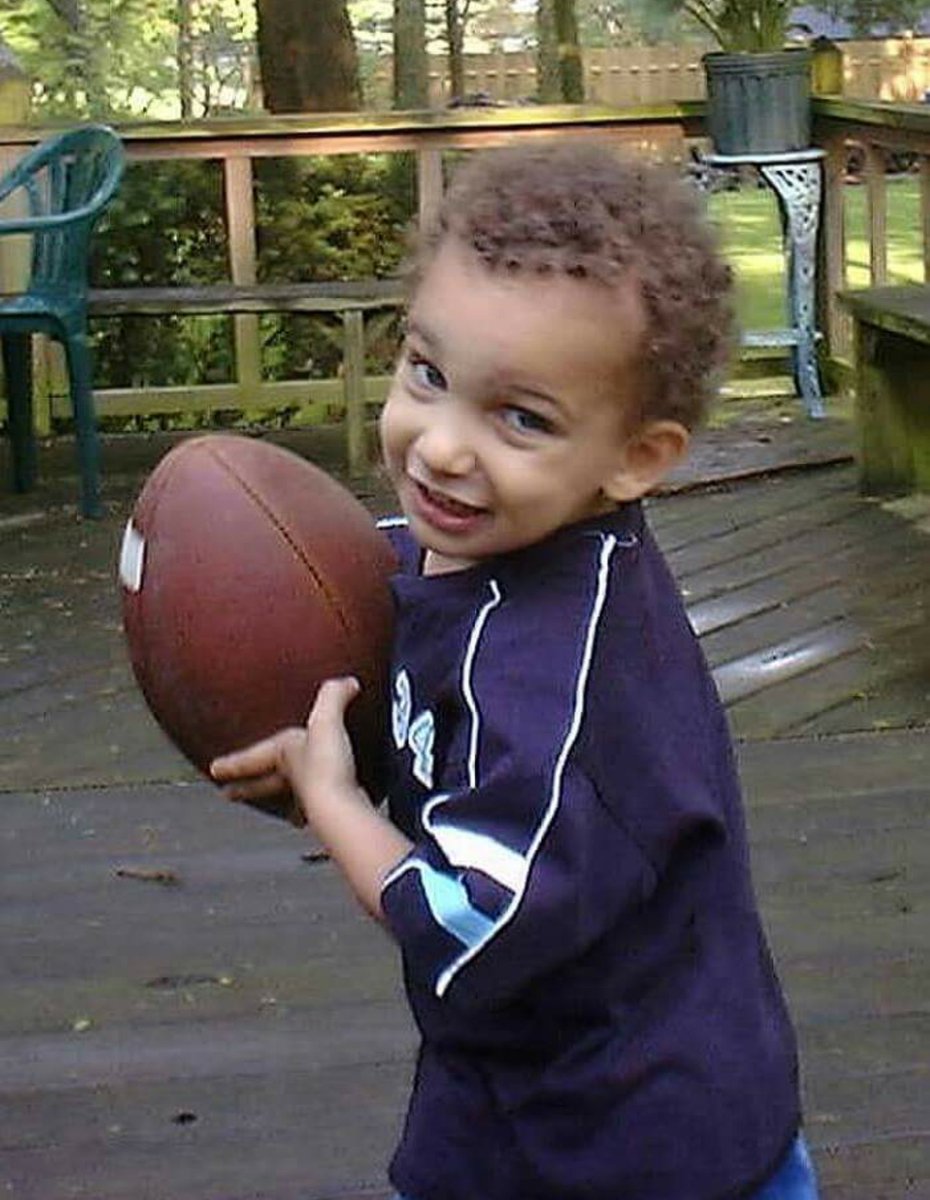 Coachreid20's tweet photo. Happy Cakeday @jevon220 🎂!!! I'm so proud of the young man you've become. https://t.co/VrXHM9O3LO