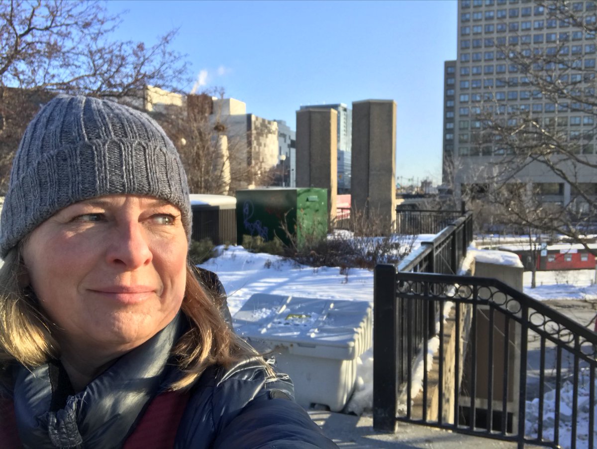 MeehanCarolAnne's tweet image. Stages of #TransitChallenge2020 Thurs. morning. Jam packed 74 to Tunney’s. Train on time.  Cold walk from Rideau station. At work by 8:30. Again about 1.5 hours.  But no glitches.  ⁦@OC_Transpo⁩ ⁦⁦@ottawaksgov⁩ ⁦@BarrhavenEastCA⁩ ⁦@RSCAssociation⁩