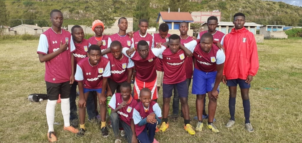 Great News of Sunderland AFC Keroche;
Today Capt Jose and vice capt Philo presented a new set of Aston Villa shirts to RHINO FC who have no matching kits.  These kits were kindly donated by Mr Terry Smith of Tyne and Wear LGV services, your donations are helping many youths.