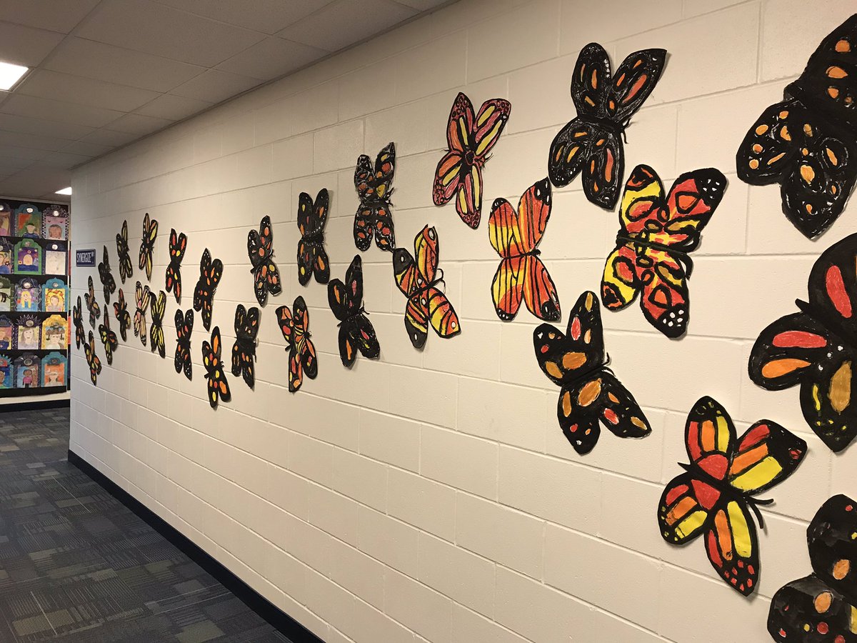 The stunning artwork that fills the hallways @PickElementary is beautiful! We live in a city who supports the arts in our schools! Thank you @CityofAuburnAL and @AuburnCityEdu for educating the WHOLE child!
#thearts #creativeleaders
