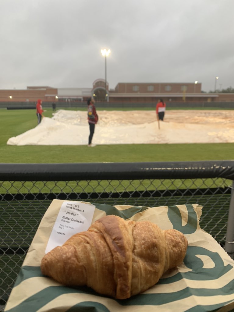 coachSeagraves's tweet image. The weather might be gross but I got breakfast ☺️ #softballproblems #coldandrainy #tournament