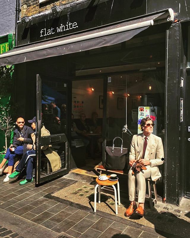 D____GoodCoffee's tweet photo. ✨Shiny happy people ☕️ #drinkgoodcoffee. 📸 @flatwhitesoho https://t.co/I3yUCa6M4u https://t.co/RqftYRhcaV