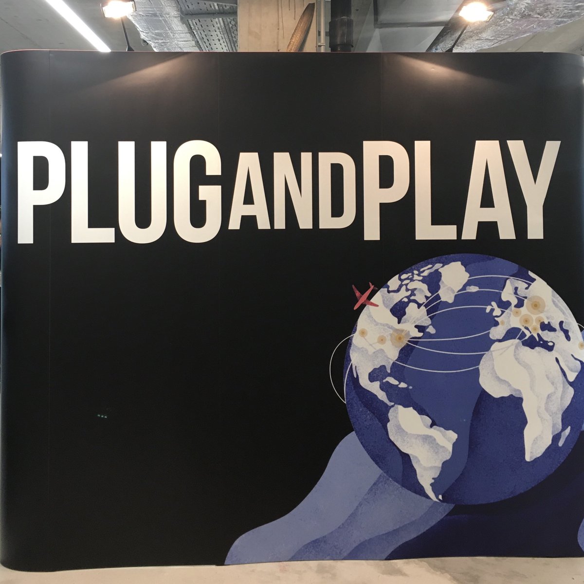 T2LW's tweet photo. Honored to pitch ⁦@cosmotechweb⁩ at ⁦@PlugandPlayTC⁩ in Vienna ⁦today. Optimizing operational efficiency with Enterprise #DigitalTwins https://t.co/LYAuHZUsYO