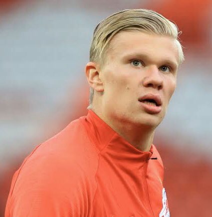 vintagefutbol__'s tweet photo. 🔃 para Kylian Mbappé 🇫🇷 
❤️ para Erling Håland 🇳🇴 https://t.co/BNeDvfAvxG