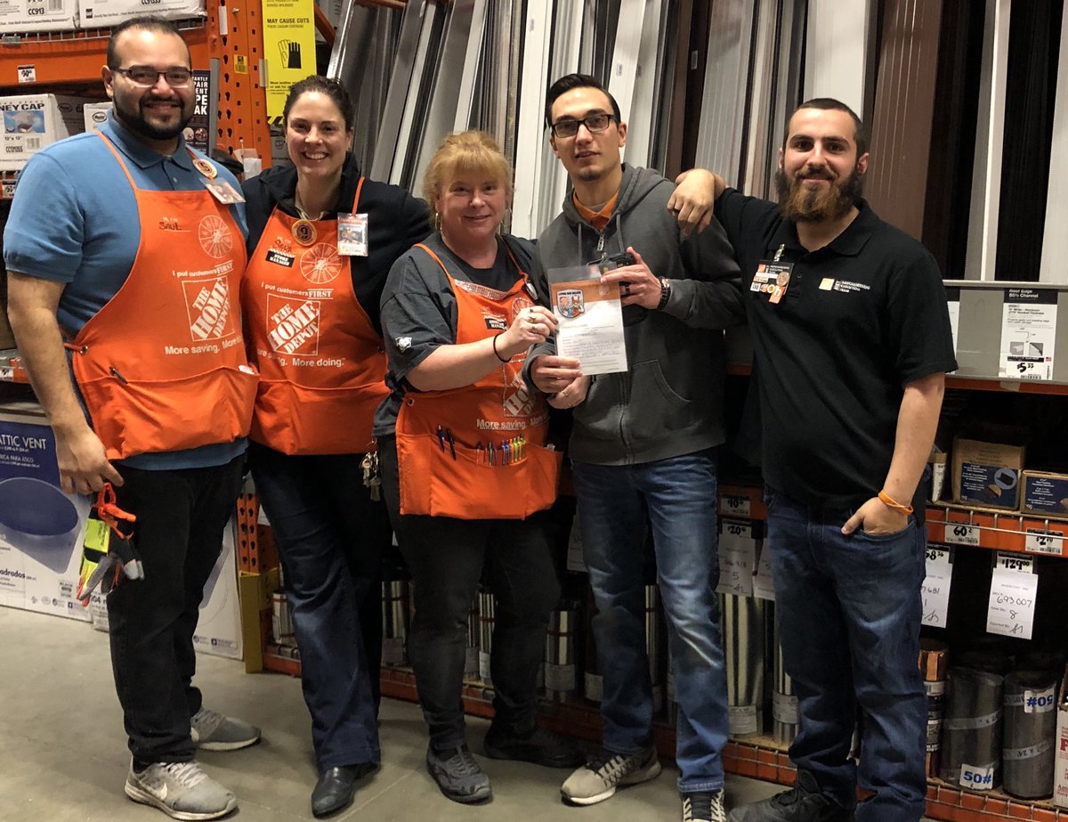 SmithSherral's tweet photo. 2615 recognizing Christian Met team for his flawless execution in general service in 21/22 ⁦@SaraChams2615⁩ ⁦@corelli189⁩ ⁦@JasonArigoni⁩ ⁦@JohnSylvia34⁩ @RichieMET2615 https://t.co/RFVnQWGf3e
