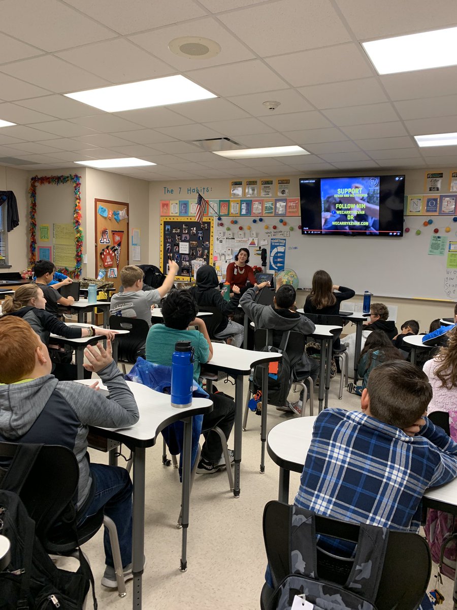 MrsDavisTX's tweet photo. We love morning meetings with @MsAtianaWaters! #synergize - We are better together! #Leaders2theCore #PVEleads @PVE5thGrade https://t.co/XT3NSMi2eN