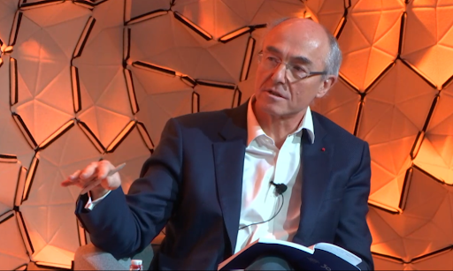 "Addressing energy efficiency challenges requires a systemic approach and hydrogen is a component of this systemic approach." Benoît Potier, CEO of  #AirLiquide, speaking at a round-table of the @WEF on ways to achieve net-zero carbon emissions. #wef20 ➡️…