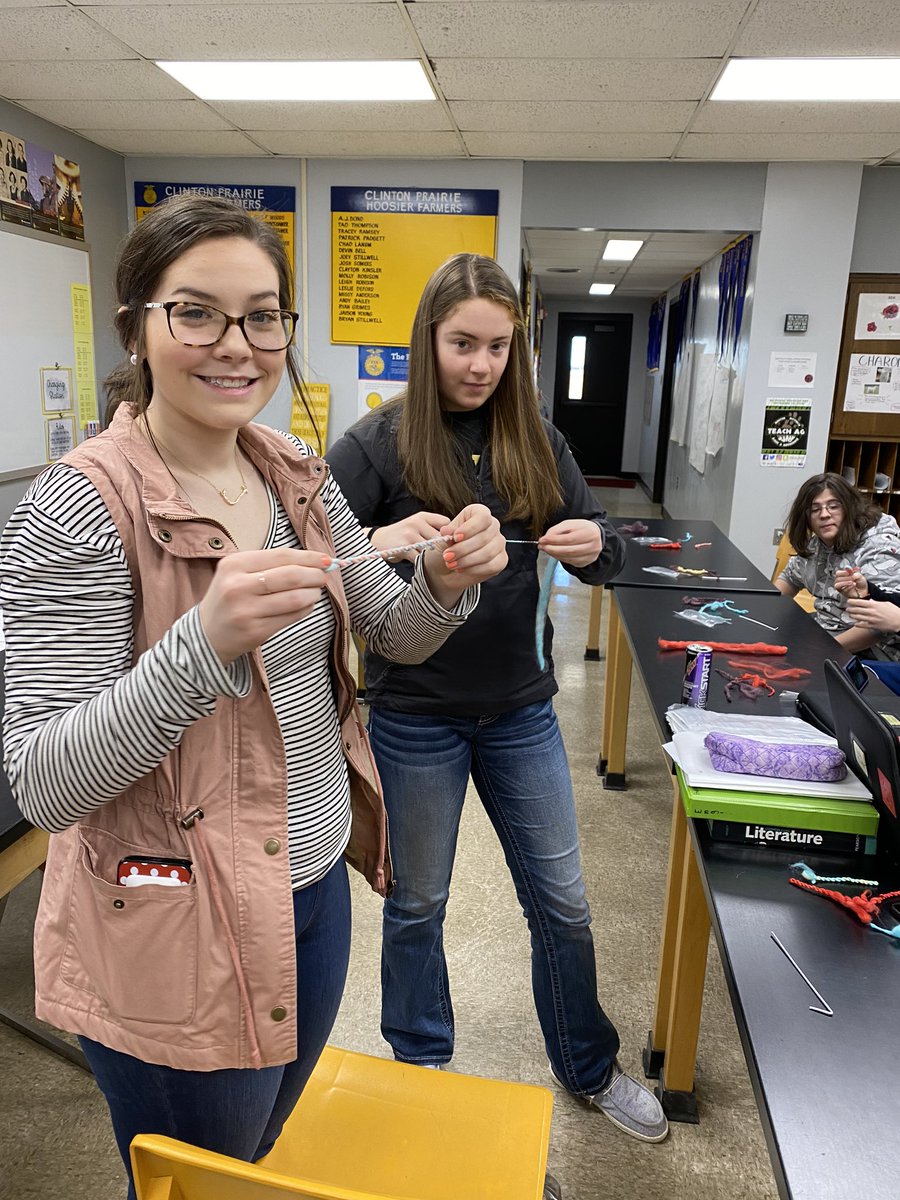 CP_FFA's tweet photo. #IntrotoAg spun their wool 1st period! https://t.co/aqPf48ANGk