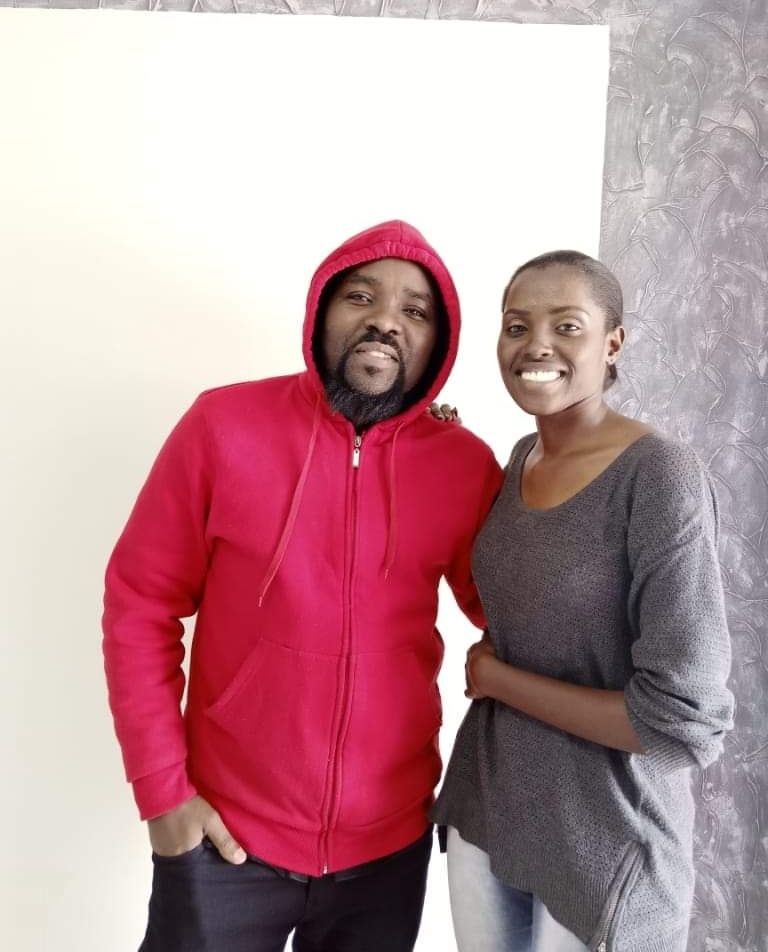 RoyalFMRwanda's tweet photo. #TheRoyalDrive with @MCTino4 &amp;
@JKabageni #TheDrivers

Mwiriwe neza nshuti zacu, amakuru yanyu? Tugeze kuwa kane tukaba turi kumwe mukanya saa cyenda kugeza saa moya zijoro. 
#MaketheSwitch. 
Call us on 0785337858 
WhatsApp 0785471914 
#943RoyalFM https://t.co/uHvUlDrOox