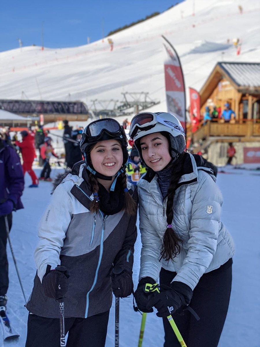 MissLGCole's tweet photo. Ready for skiing. Beautiful day on the slopes - clear blue sky, and fresh snow on the piste @LatymerUpper #skitrip2020 https://t.co/duBzBDQ6LM