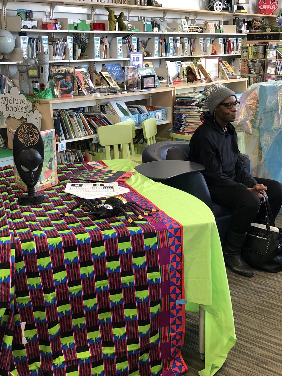 So exciting!  <a href="/Iannpower/">AnnettePower</a> one of our Dolson parents, is visiting  Dolson for day 2 to share the story the Spider Weaver a Legend of Kente Cloth.  #BlackHistoryintheMaking <a href="/PeelSchools/">Peel District School Board</a> <a href="/shawn_sabourin/">S Sabourin</a>