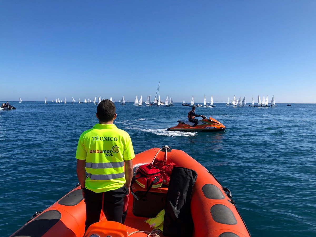 AmbumarSyA's tweet photo. Hoy colaboramos con dos embarcaciones de salvamento y una ambulancia 🚑🚤🚤 en el campeonato de españa de Laser 4.7 en el #ClubNautico de @dehesacampoamor ⛵️#DRP #socorrismo #watersports https://t.co/Zxhw0Qa4Bp
