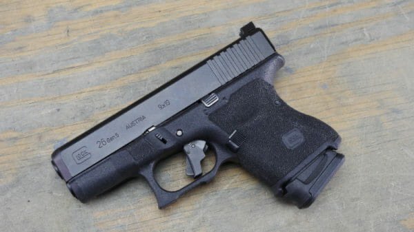 The real world Glock 18 can fire in full auto, but not bursts. 
