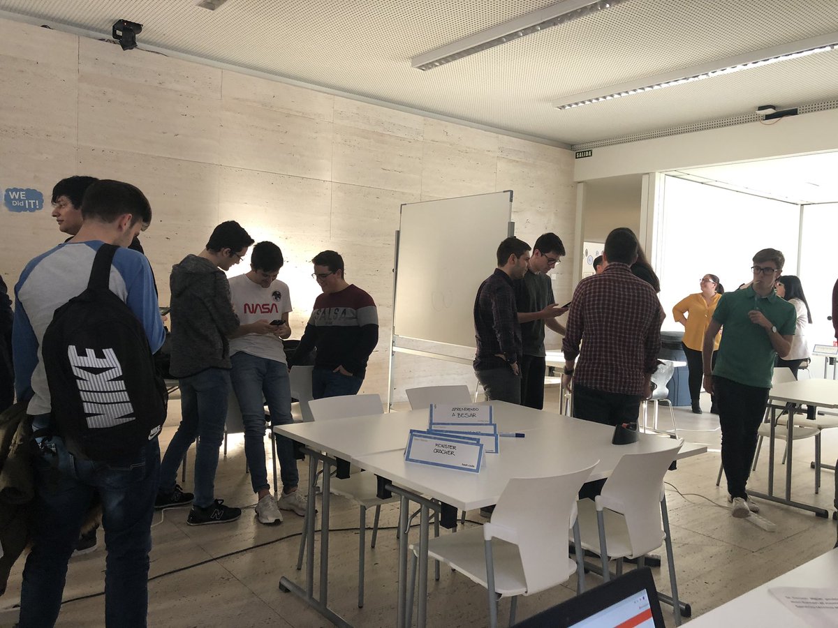 TecnologiaUSJ's tweet image. Todo listo para el #Googlehashcode2020 #HUB EARTE-Universidad San Jorge y hay una animación...esto promete!!!