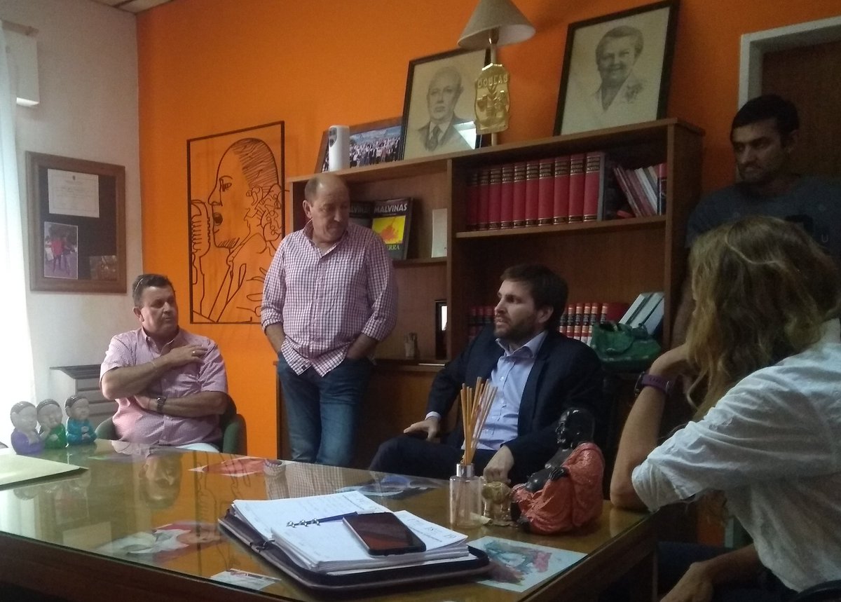 MinisterioCyM's tweet photo. Visitamos las Cooperativas de #GeneralAcha y #Doblas
En #CoSeGA dialogamos sobre la posibilidad de incorporar TV por cable.
En #CoSeDo hablamos sobre el tendido de fibra óptica para la localidad.
@GobiernodeLaPampa
#LaPampaConectada https://t.co/h7Gv8Xc9yI