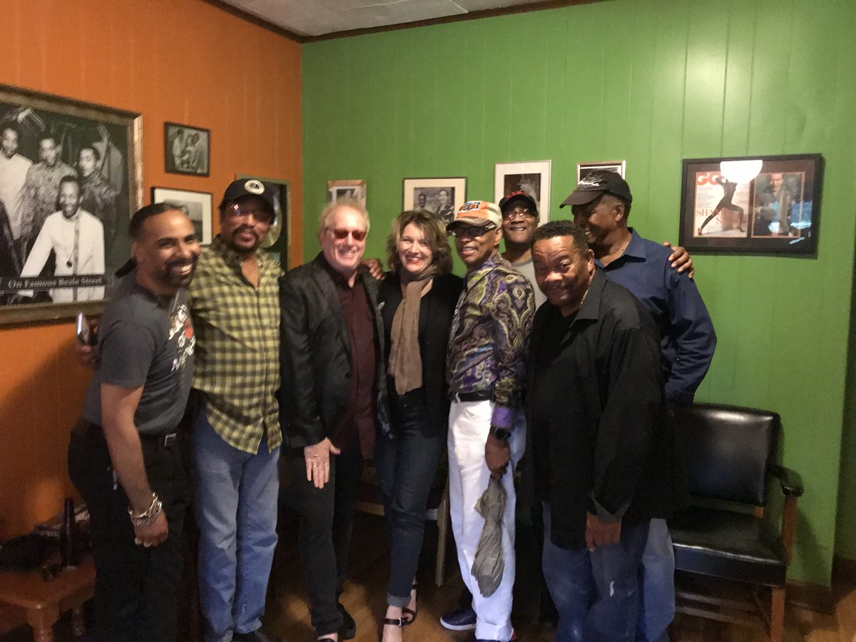 LisaMillsMusic's tweet photo. Thank you to everyone who listened to my new track "I'm In Love". Pre-order/pre-save my new album ‘The Triangle’ here:  https://t.co/eFTtCyOn95 @RoyalStudios #MEMPHIS @fredmollin #HiRhythmSection @BMG https://t.co/nrTdWc0kfn