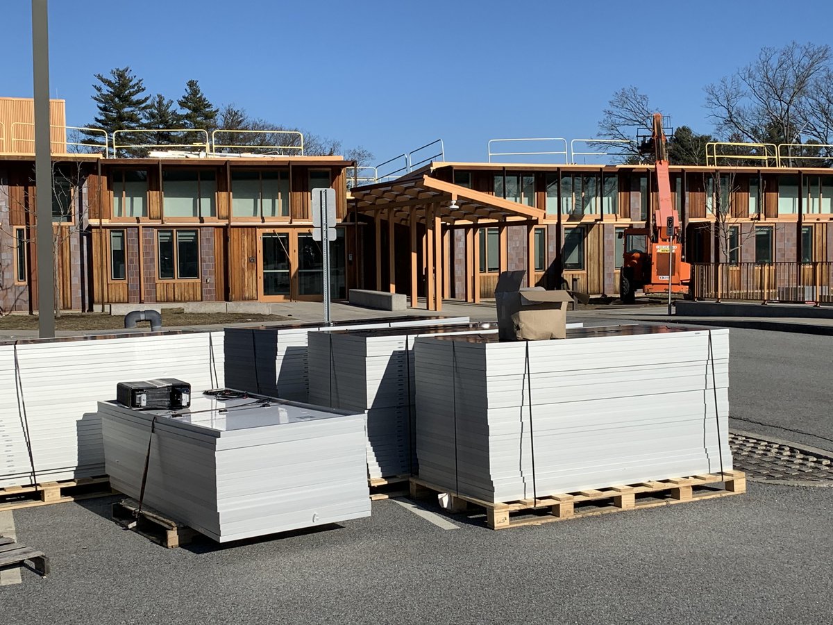 New solar panels installed at Field School!