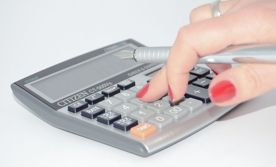 ProfDhomPartner's tweet image. Die Kosten für eine implantatgetragene Versorgung setzen sich zusammen aus den Materialkosten für das Implantat und einen gegebenenfalls notwendigen Knochenaufbau, den Aufwendungen für das Dentallabor sowie dem zahnärztlichen Honorar. 

buff.ly/2HJHhF2