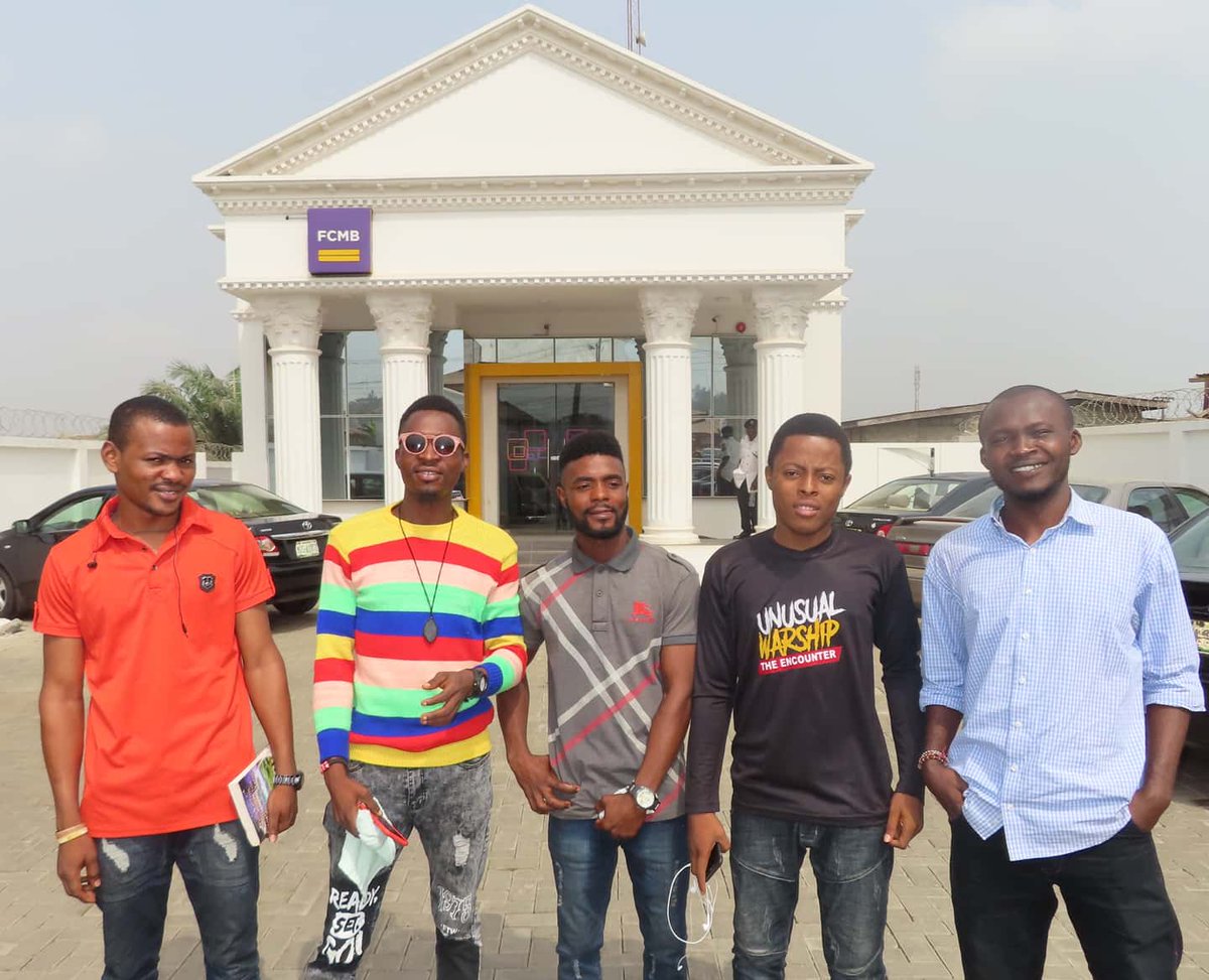 teeflatch's tweet photo. At FCMB Yaba, Ondo Branch today as promised.
Opening our accounts and identifying with @MyFCMB for their kind gesture towards Dele, the little girl that was found using the FCMB ATM gallery light to do her homework at night some weeks ago in Ondo.

#FCMBOndo #DeleDetermination https://t.co/Yi1ULXpsRy