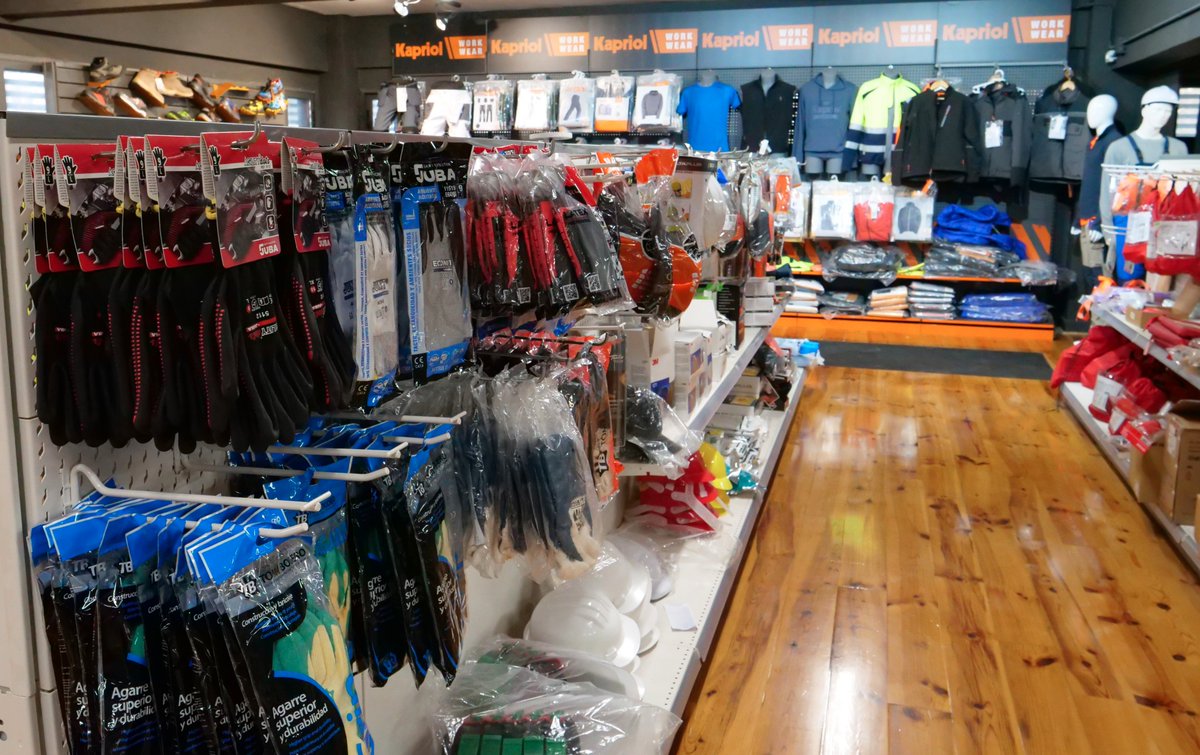 IturriaHome's tweet photo. ¡Os presentamos nuestra sección de ropa laboral!

En ella encontraréis una amplia variedad de ropa, calzado y otros elementos para realizar vuestras tareas con seguridad y comodidad.

#IturriaHome #Irun https://t.co/rcqKwdHfMO