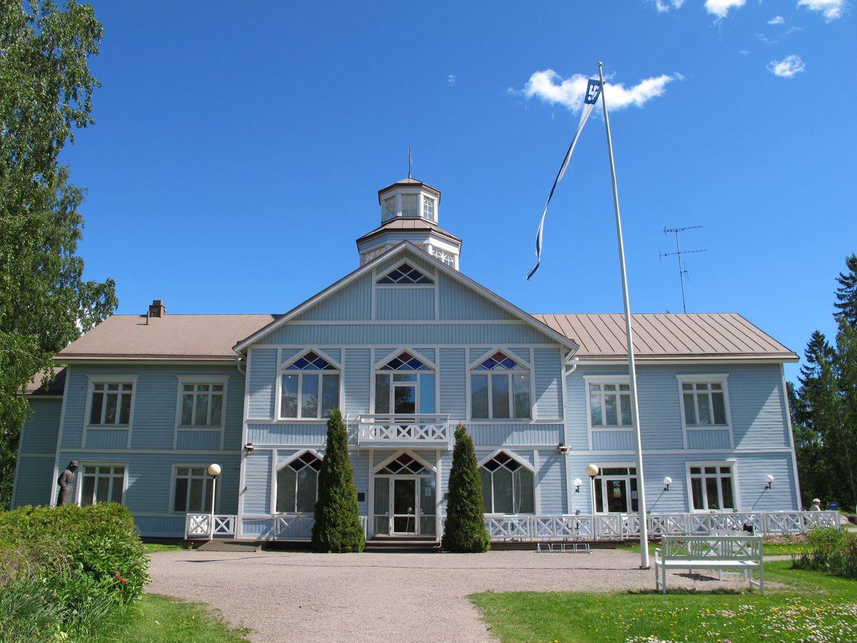 DiscoverFinland's tweet photo. Lake Tuusula is famed for having once been home to one of Finland’s most prestigious group of artists, and the homes they once lived in still dot the lakeside paths, providing visitors with a chance to step back in time to the Golden Age of Finnish Art: https://t.co/sPz8aTR67s https://t.co/T5hP4tieEj